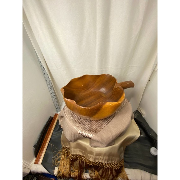 Vintage Set of Two (2) Hawaiian Large Monkeypod Wood Serving Snack Bowls - Picture 2 of 15